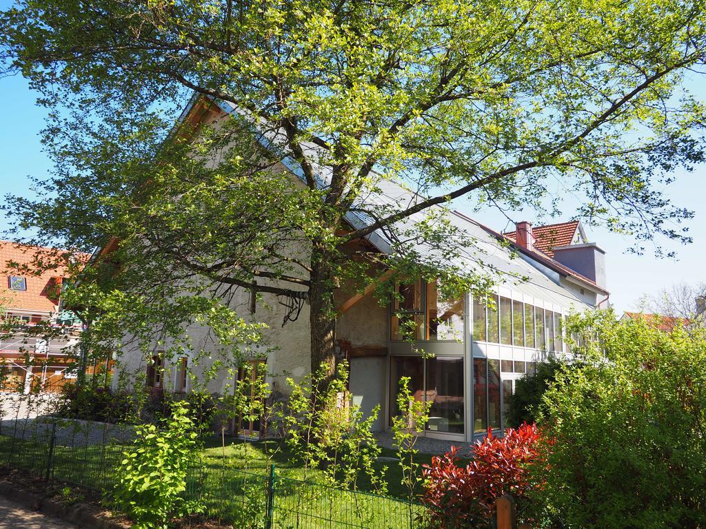 Die Krone - Hotel Garni Kirchzarten Ngoại thất bức ảnh