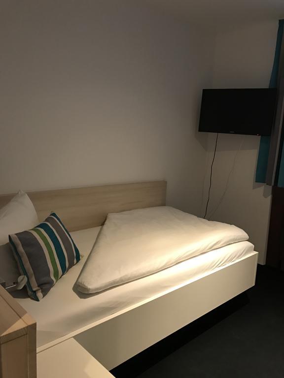 Die Krone - Hotel Garni Kirchzarten Ngoại thất bức ảnh