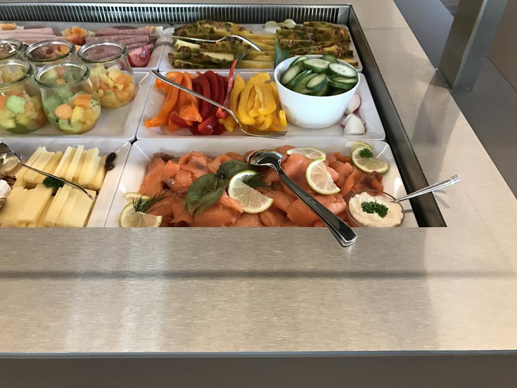 Die Krone - Hotel Garni Kirchzarten Ngoại thất bức ảnh